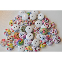Round wooden buttons with print (W01481)
